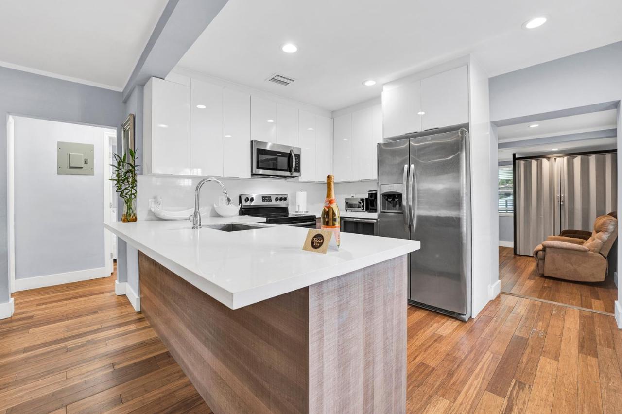 Very Modern Buena Vista Gem Near Wynwood Villa Miami Exterior photo