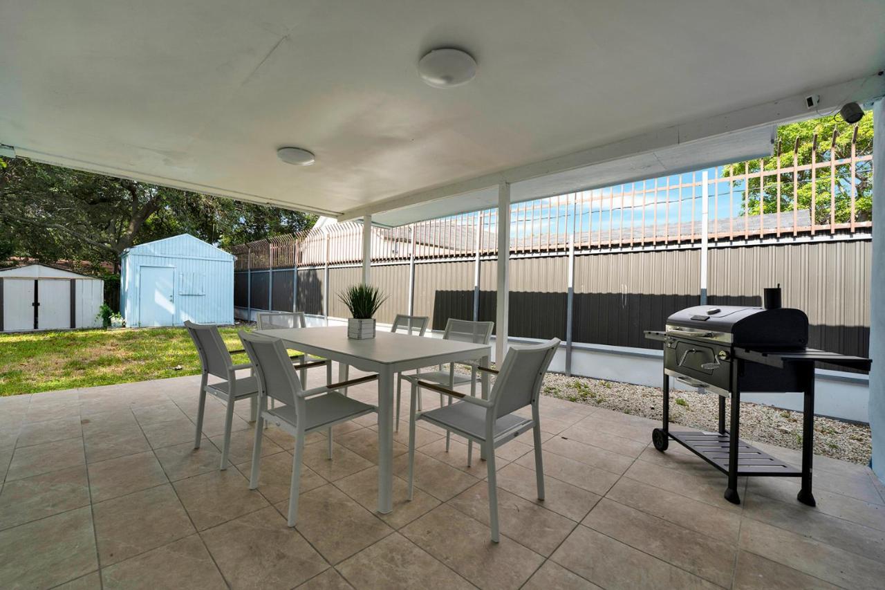 Very Modern Buena Vista Gem Near Wynwood Villa Miami Exterior photo