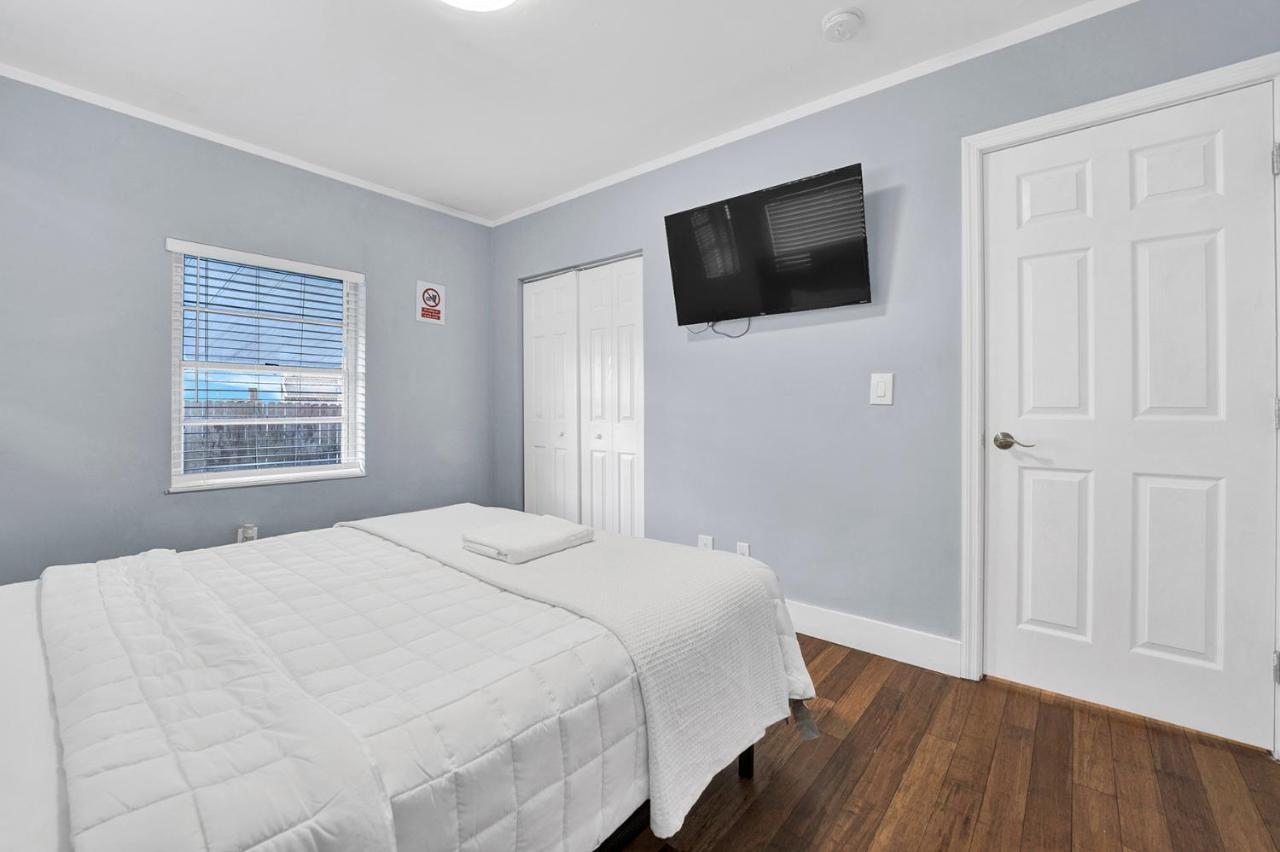 Very Modern Buena Vista Gem Near Wynwood Villa Miami Exterior photo